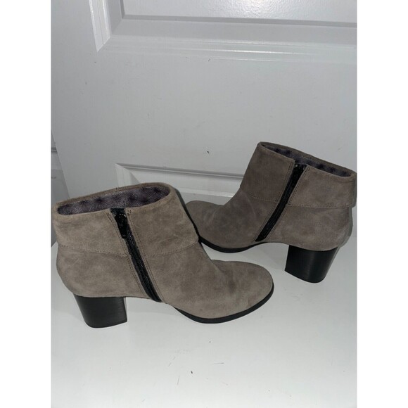 Born Women's Tori Ankle Boots size 8.5 Genuine Suede w/Tassels Boho - Picture 5 of 10